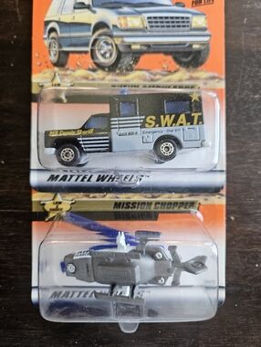 2 NWT 1999 Matchbox "Law and Order" Vehicles